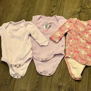 Gap Bodysuit 0-3 month Long Sleeve